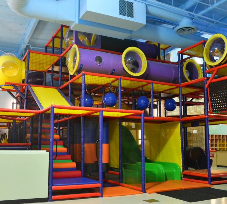 Kids World Family Fun Center (Oak&nbspPark,&nbspCA)